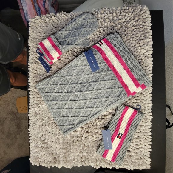 NWT- 3 PIECE SET OF TOMMY HILFIGER WOMENS WINTER KNITS-3 for 1 BUNDLE-NWT - Picture 5 of 15